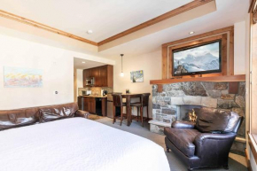 Big Horn Lodge 305 by East West Hospitality Truckee